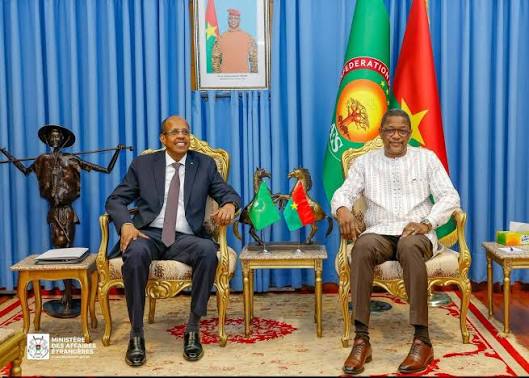 Burkina Faso : Mohamed Ali Youssouf et le Premier ministre renforcent le dialogue entre l’Union africaine et Ouagadougou