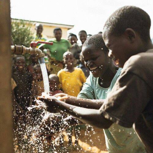 ACCÈS UNIVERSEL À L’EAU POTABLE EN AFRIQUE : 200 AMBASSADEURS AFRICAINS MOBILISÉS POUR L’EAU