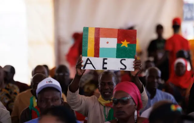 AES et Francophonie : quel impact un an après le retrait du Mali, du Burkina Faso et du Niger de l’OIF et de l’APF ?