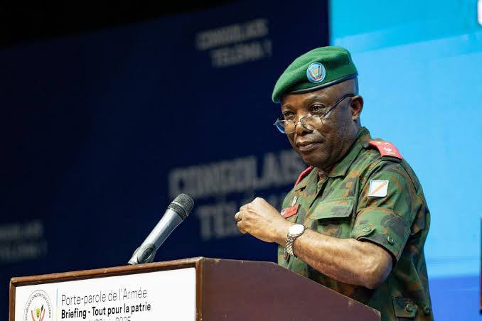 RDC : SUSPENSION DU PORTE-PAROLE DE L’ARMÉE SULVAIN EKENGE APRÈS DES PROPOS ANTI-TUTSI