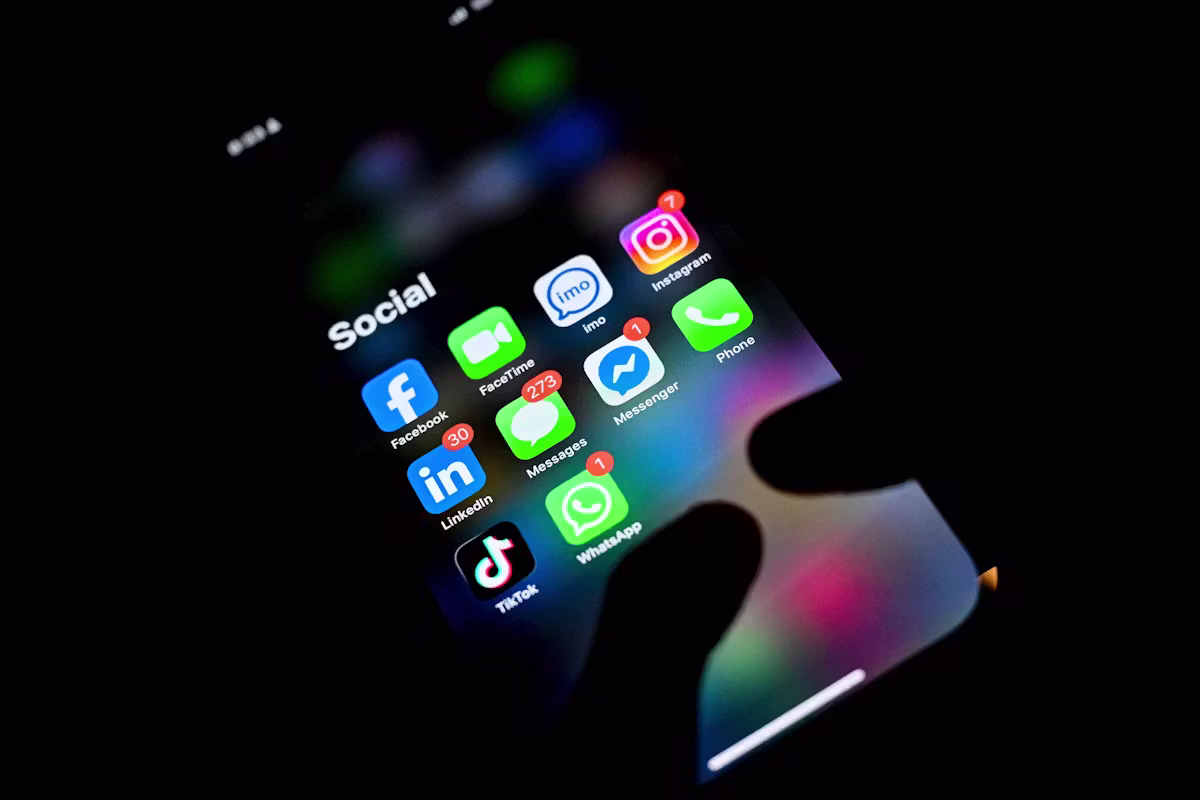 Réseaux sociaux : première source d’information dans le monde, une révolution qui redessine le paysage médiatique