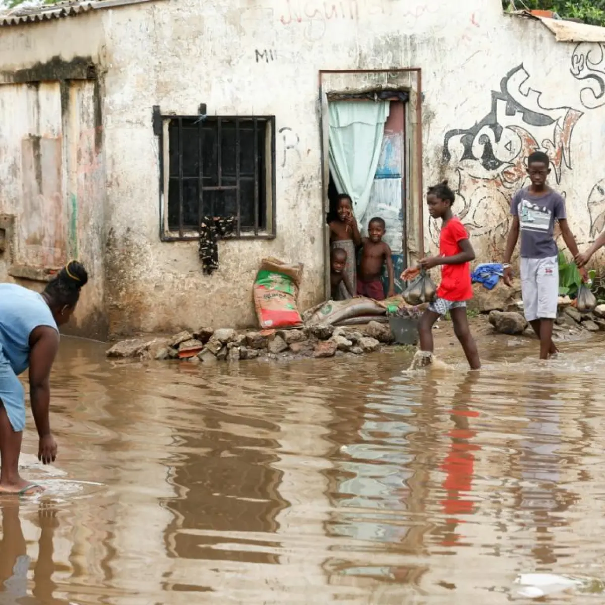 Angola : des inondations meurtrières plongent Luanda et Benguela dans une crise humanitaire majeure