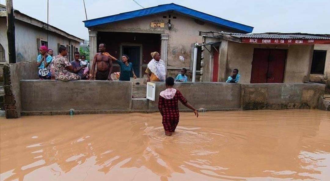 BOTSWANA : LES PLUIES TORRENTIELLES PARALYSENT L’ACCÈS AUX ÉCOLES DANS LE NORD DU PAYS